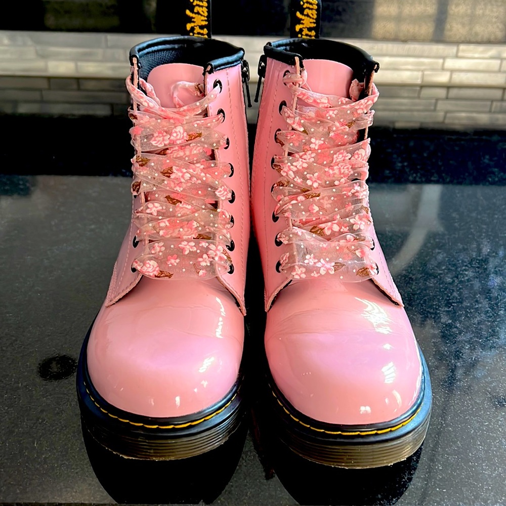 Bubble gum pink Dr Martens